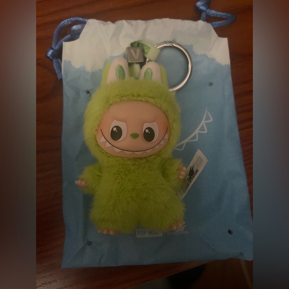 Letter V - New V4 THE MONSTERS LABUBU PIN FOR LOVE SERIES VINYL PLUSH PENDANT
